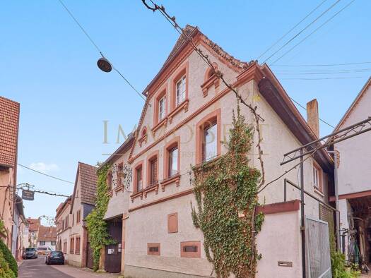 Mehrfamilienhaus zum Kauf 198.000 € 10 Zimmer 250 m² 849 m² Grundstück Leinsweiler 76829