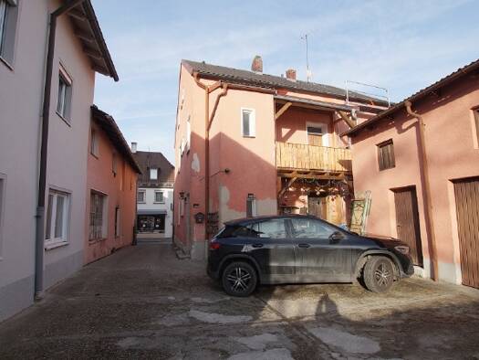 Mehrfamilienhaus zum Kauf 368.000 € 15 Zimmer 230 m² 341 m² Grundstück Straubing Straubing 94315