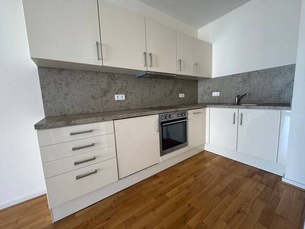 Wohnung zur Miete 636 € 2 Zimmer 43,1 m² 3. Geschoss frei ab sofort Dresdner Straße 5 Zentrum-Ost Mitte 04103