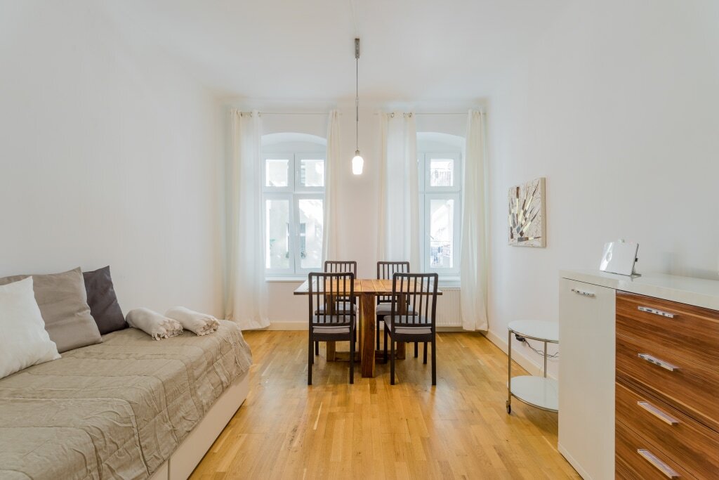 Wohnung zur Miete Wohnen auf Zeit 1.800 € 2 Zimmer 45 m²<br/>Wohnfläche 01.05.2025<br/>Verfügbarkeit Wisbyer Straße Prenzlauer Berg Berlin 10439