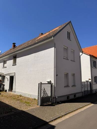 Mehrfamilienhaus zum Kauf 259.000 € 5 Zimmer 210 m² 347 m² Grundstück frei ab sofort Ober-Mörlen Ober-Mörlen 61239