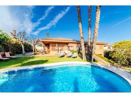 Villa zum Kauf 1.150.000 € 4 Zimmer 353 m² Vilanova i la Geltrú 08800