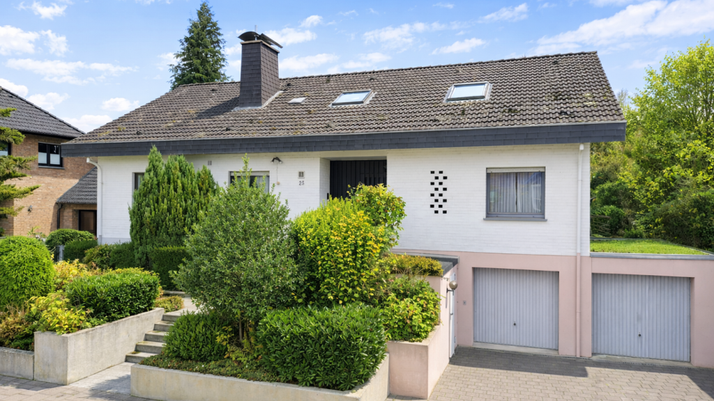 Einfamilienhaus zum Kauf 350.000 € 6 Zimmer 262,2 m² 1.235 m² Grundstück frei ab sofort Steinheim 32839