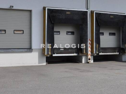 Halle/Industriefläche zur Miete provisionsfrei 3.000 m² Lagerfläche teilbar ab 500 m² Fellbach 70736