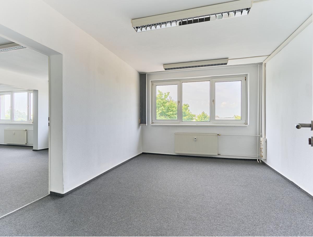 Bürofläche zur Miete 6,50 € 1.300 m²<br/>Bürofläche ab 300 m²<br/>Teilbarkeit Industriestraße 15 Schmarl Rostock 18069