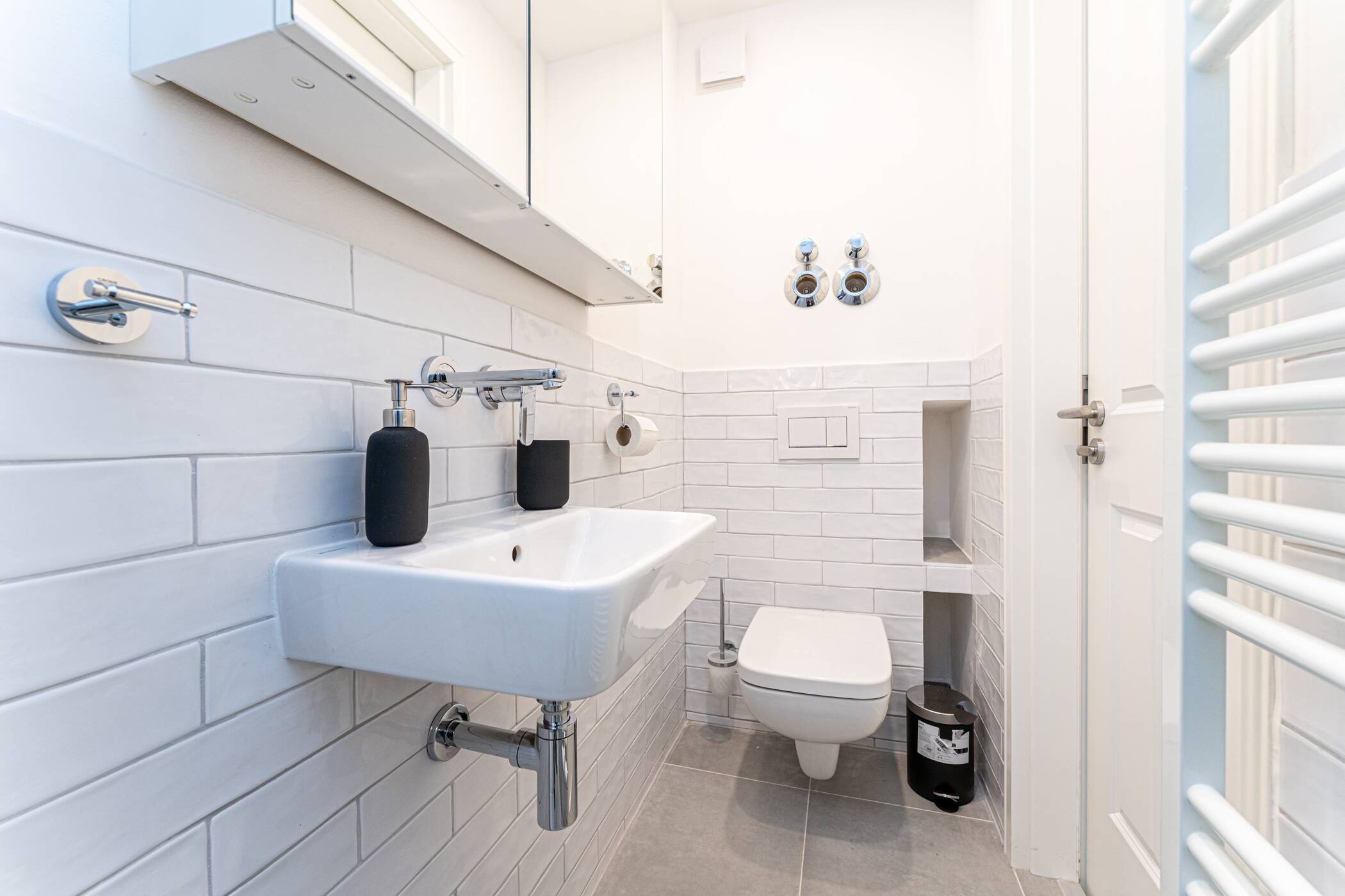 First occupancy: completely renovated studio apartment with garden in a new building in Berlin – Berlin – Vorschaubild 10