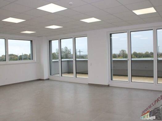 Büro zur Miete - Erstbezug 1.900 € 3 Zimmer 198 m² Bürofläche Wien 1110