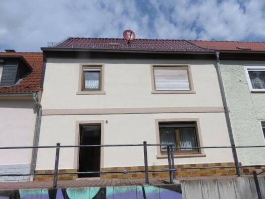 Doppelhaushälfte zum Kauf 38.000 € 3 Zimmer 65 m² 126 m² Grundstück Staßfurt 39418