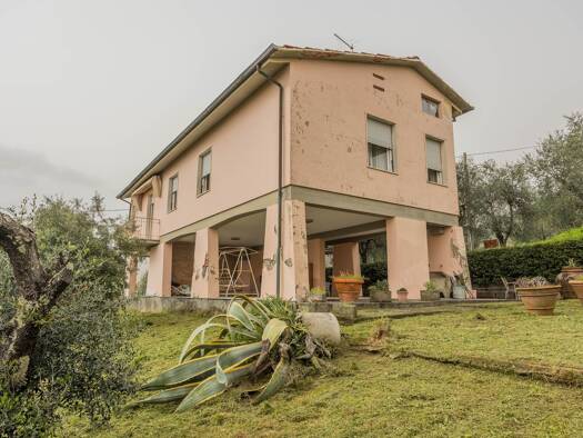 Rustico zum Kauf 390.000 € 5 Zimmer 140 m² 3.700 m² Grundstück frei ab sofort Capannori 55012