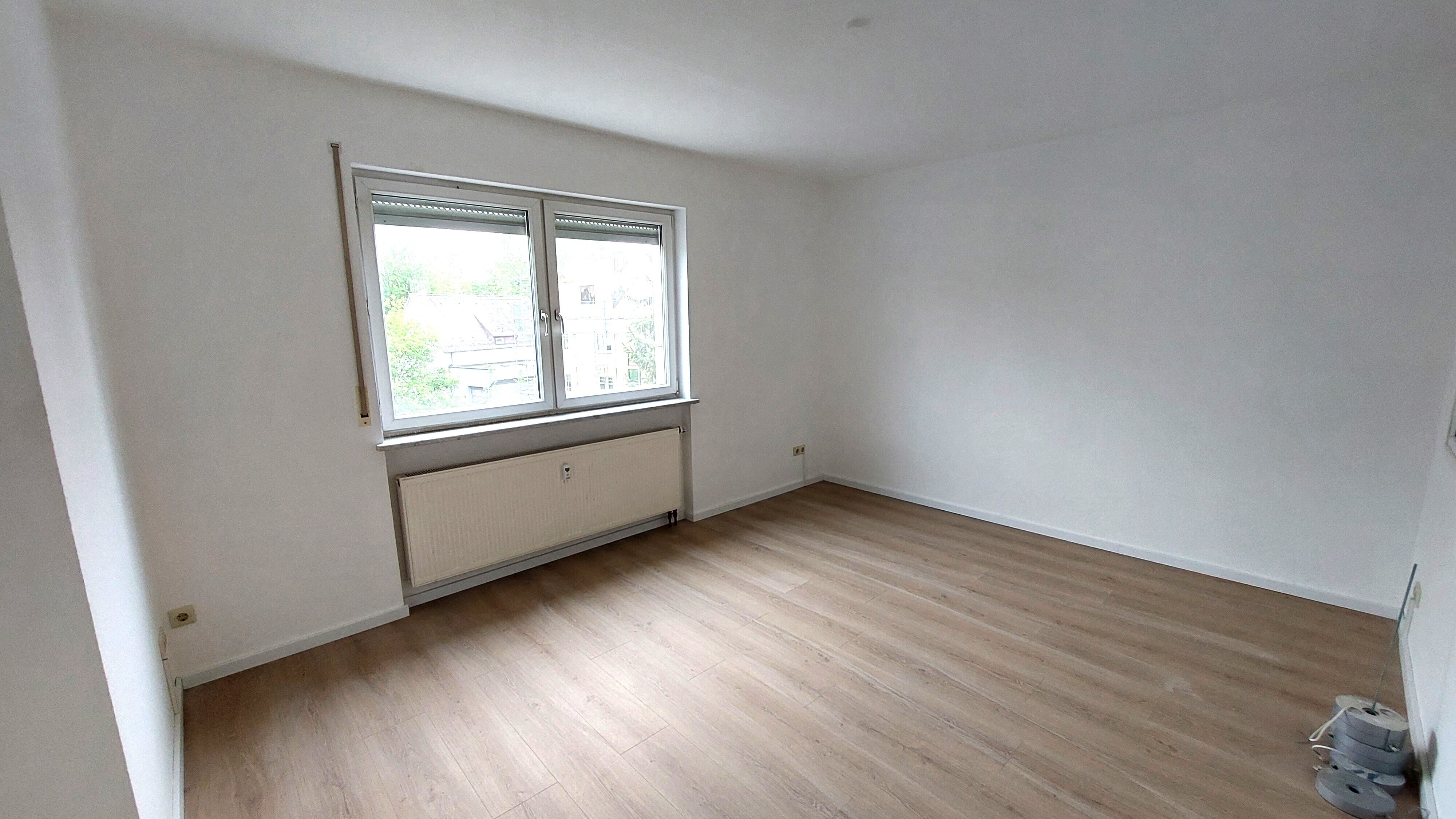 Wohnung zur Miete 790 € 3 Zimmer 103,5 m²<br/>Wohnfläche 2.<br/>Geschoss ab sofort<br/>Verfügbarkeit Elchstraße 24 Rothenstadt Weiden in der Oberpfalz 92637