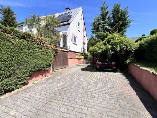 Doppelhaushälfte zum Kauf 149.000 € 4 Zimmer 120 m² 700 m² Grundstück Glauchau Glauchau 08371