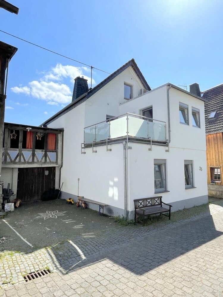 Wohnung zur Miete 750 € 4 Zimmer 91 m²<br/>Wohnfläche 1.<br/>Geschoss 01.03.2025<br/>Verfügbarkeit Merenberg Merenberg 35799