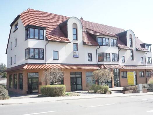 Wohnung zur Miete 400 € 3 Zimmer 85,3 m² 1. Geschoss frei ab sofort Lommatzscher Straße 43 a Roßwein Roßwein 04741