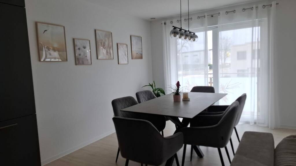 WG-Zimmer zur Miete 1.080 € 3,5 Zimmer 91 m² Geschoss -2/4 frei ab 01.05.2026 Spaichingen 78549