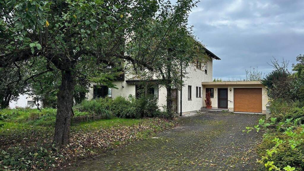 Krumbach - EFH - BESTLAGE - Oberes Feld - Gute Substanz !
