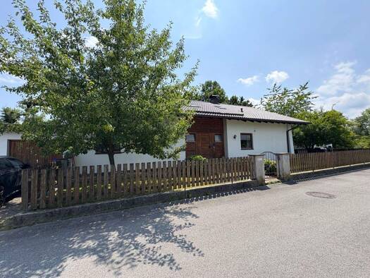 Einfamilienhaus zum Kauf 995.000 € 10 Zimmer 220 m² 1.147 m² Grundstück frei ab sofort Pfraundorf Raubling 83064