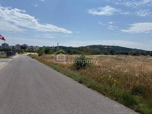 Freifläche zum Kauf 32,06 € Hlohovec- Sulekovo, Slowakei, 920 01