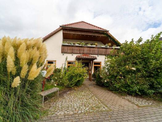 Haus zum Kauf 219.000 € 7 Zimmer 220,1 m² 572 m² Grundstück Burow 17089