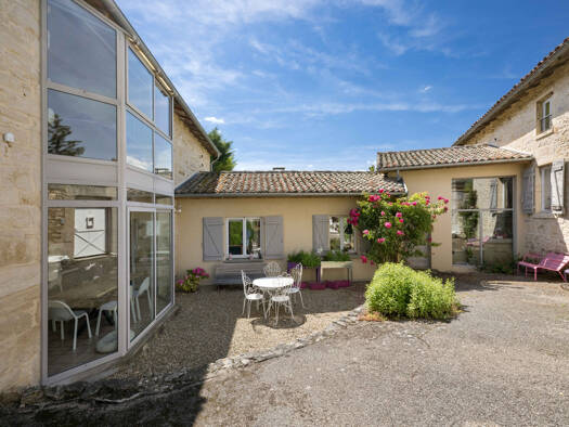 Einfamilienhaus zum Kauf 1.390.000 € 350 m² 1.996 m² Grundstück Pommiers 02200