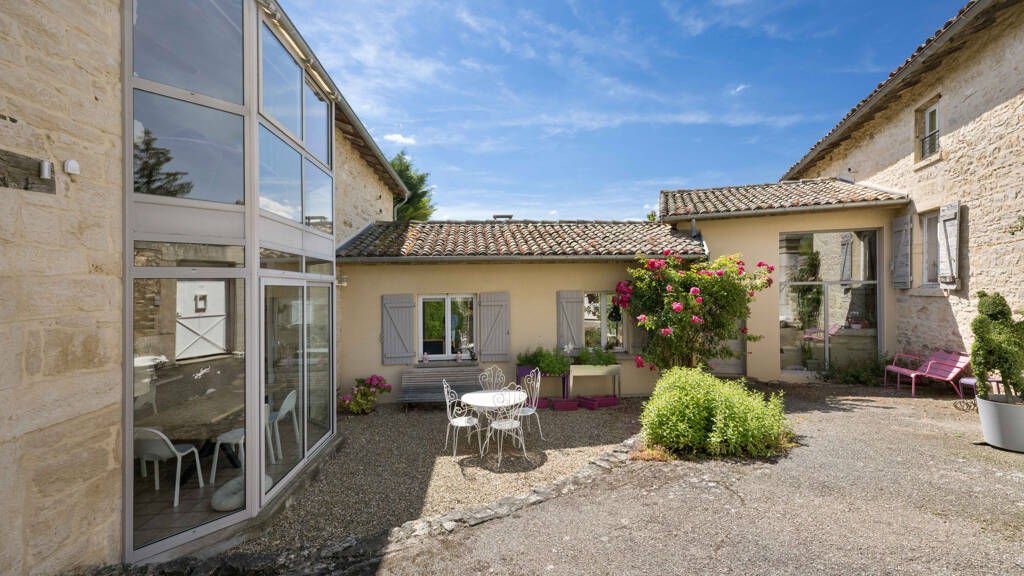 Einfamilienhaus zum Kauf 1.390.000 € 350 m² 1.996 m² Grundstück Pommiers 02200