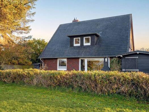 Einfamilienhaus zum Kauf 1.095.000 € 9 Zimmer 169 m² 437 m² Grundstück Wenningstedt Wenningstedt-Braderup (Sylt) 25996