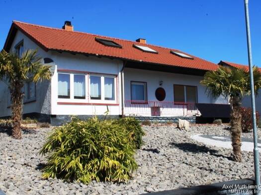 Mehrfamilienhaus zum Kauf 349.000 € 8 Zimmer 192 m² 964 m² Grundstück frei ab sofort Eichendorffstraße 10 Stebbach Gemmingen 75050