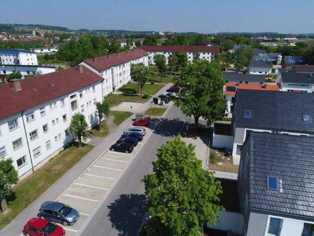 Wohnung zur Miete 786 € 3 Zimmer 80,2 m² 1. Geschoss frei ab 25.12.2025 Am Flugfeld 4 Kaufbeuren 87600