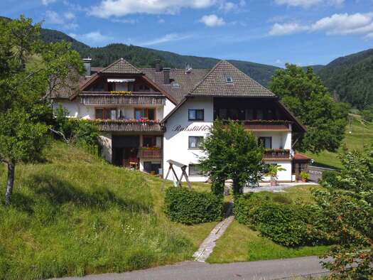 Hotel zum Kauf 1.295.000 € 20 Zimmer 76,2 m² Gastrofläche Simonswald 79263