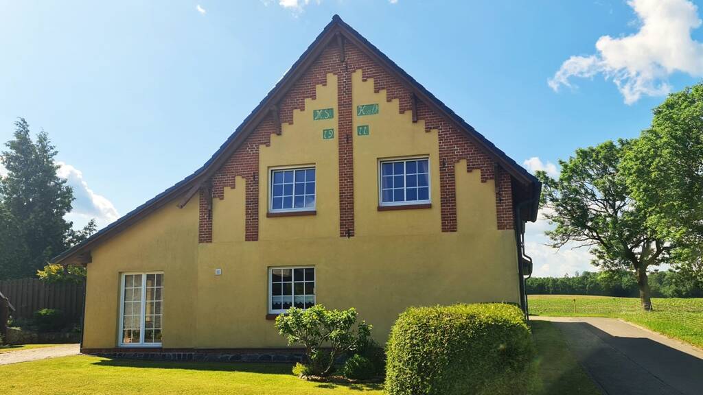 Einfamilienhaus zum Kauf 249.000 € 4 Zimmer 116 m² 2.690 m² Grundstück frei ab sofort Neverin Brunn OT Dahlen 17039