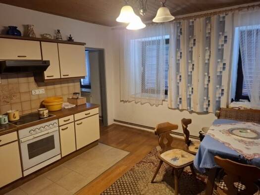 Haus zum Kauf 333.000 € 6 Zimmer 125 m² 1.100 m² Grundstück Arnoldstein 9601