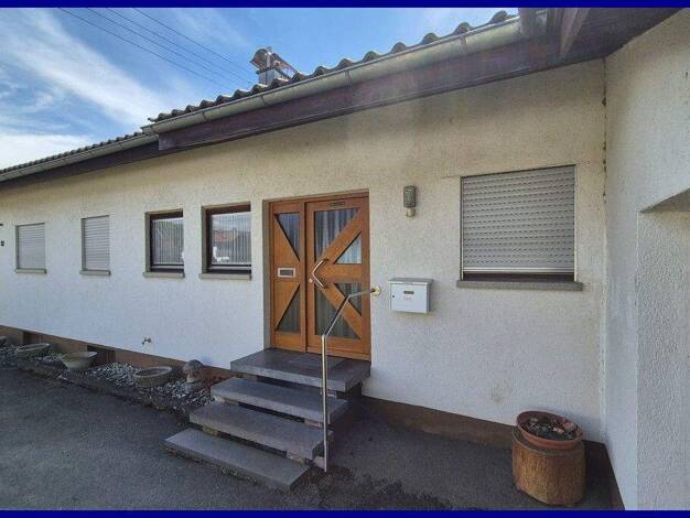 Einfamilienhaus zum Kauf 419.000 € 6,5 Zimmer 140 m² 1.092 m² Grundstück Oberlauchringen Lauchringen / Oberlauchringen 79787