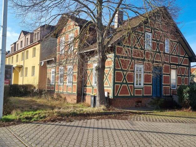 Einfamilienhaus zum Kauf provisionsfrei 180.000 € 8 Zimmer 219 m² 757 m² Grundstück Rennbahn 42 Eisenach Eisenach 99817