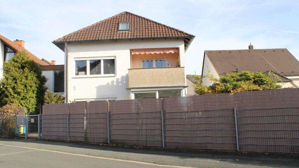 !! Dreifamilienhaus in Erlangen-Alterlangen – stabile Mietsituation, nachhaltige begehrte Lage !!