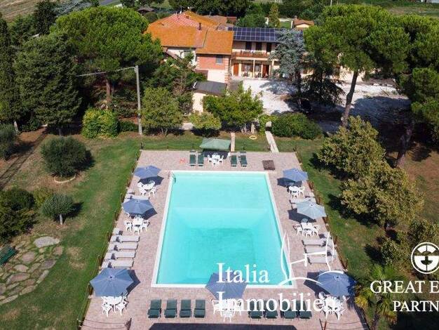 Bauernhaus zum Kauf 650.000 € 30 Zimmer 938 m² 9.623 m² Grundstück Castiglione Del Lago 06061