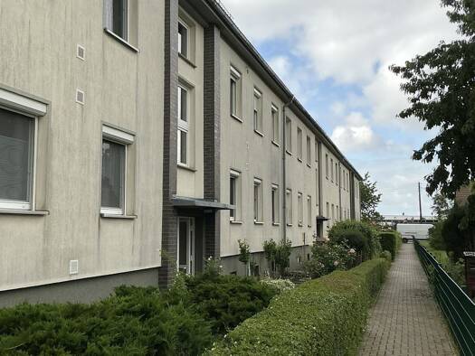 Wohnung zum Kauf provisionsfrei 60.000 € 3 Zimmer 65 m² 1. Geschoss frei ab sofort Reudener Str. 69 Wolfen Bitterfeld-Wolfen 06766