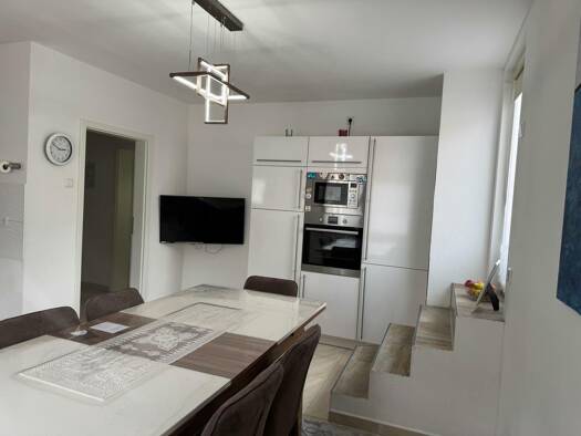 Mehrfamilienhaus zum Kauf als Kapitalanlage geeignet 886 m² 2.271 m² Grundstück Duisburg 47139