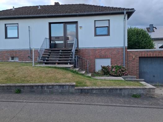 Bungalow zum Kauf provisionsfrei 269.000 € 7 Zimmer 158 m² 622 m² Grundstück Rhoden Diemelstadt 34454
