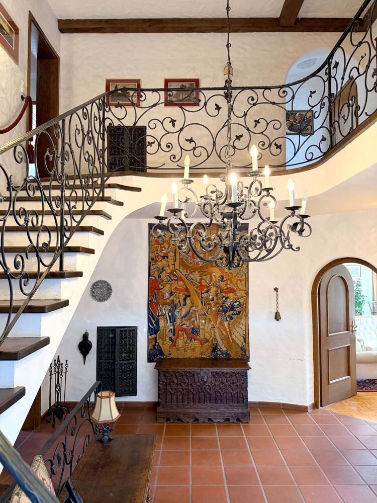 Immobilie in Starnberg - Großzügiges Landhaus im idyllischen 5-Seen-Land - Wohnen mit Weitblick und Natur pur - Bild 0