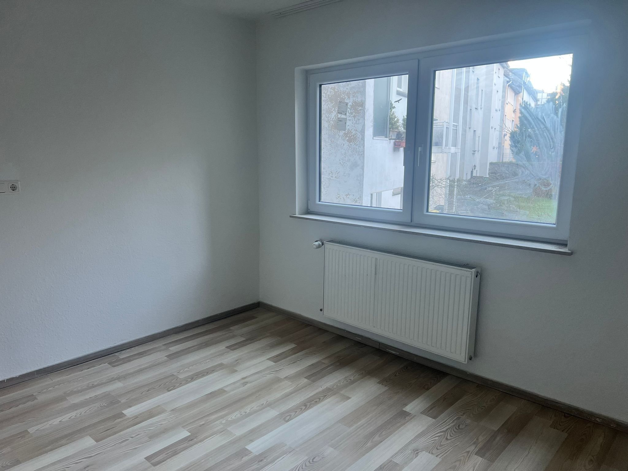 Wohnung zur Miete 800 € 3 Zimmer 78 m²<br/>Wohnfläche 1.<br/>Geschoss ab sofort<br/>Verfügbarkeit Schnorrstr.25 Holsterhausen Essen 45147