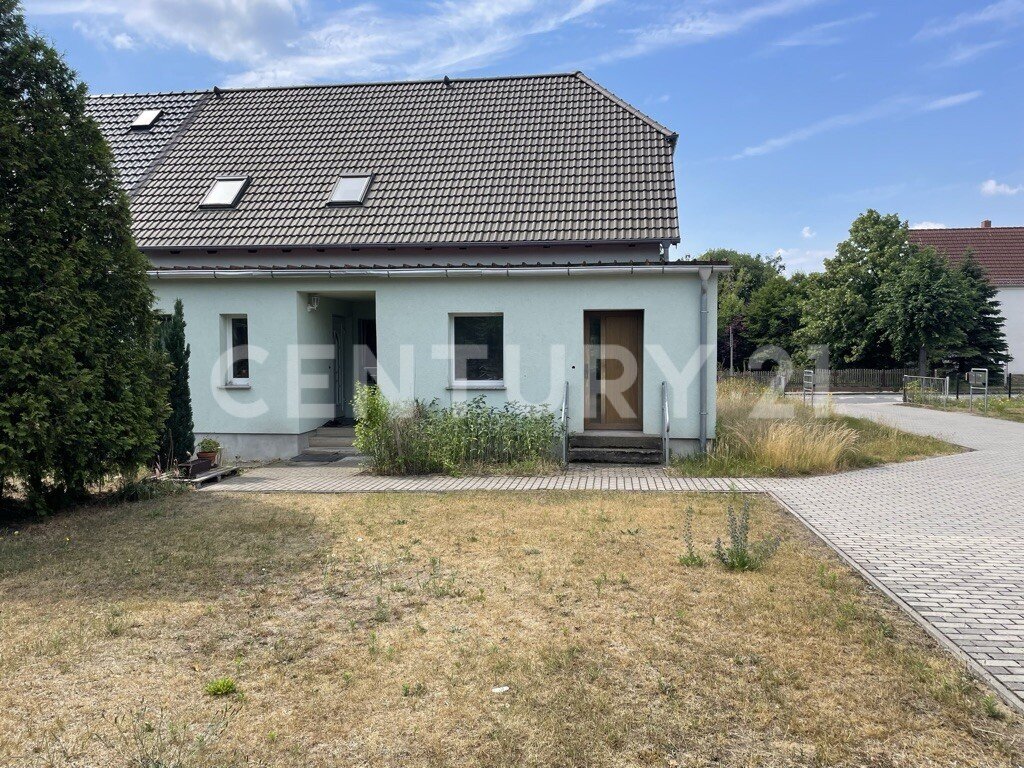 Reihenmittelhaus zum Kauf provisionsfrei 109.000 € 6,5 Zimmer 152,5 m²<br/>Wohnfläche 600 m²<br/>Grundstück Lauchhammer - Süd Lauchhammer 01979