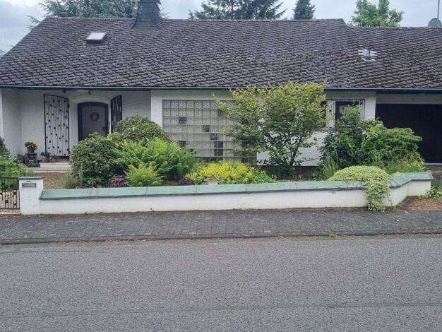 Einfamilienhaus zum Kauf provisionsfrei 335.000 € 7,5 Zimmer 250 m² 1.200 m² Grundstück Rosenstr.4 Siebenmorgen Breitscheid-Siebenmorgen 53547