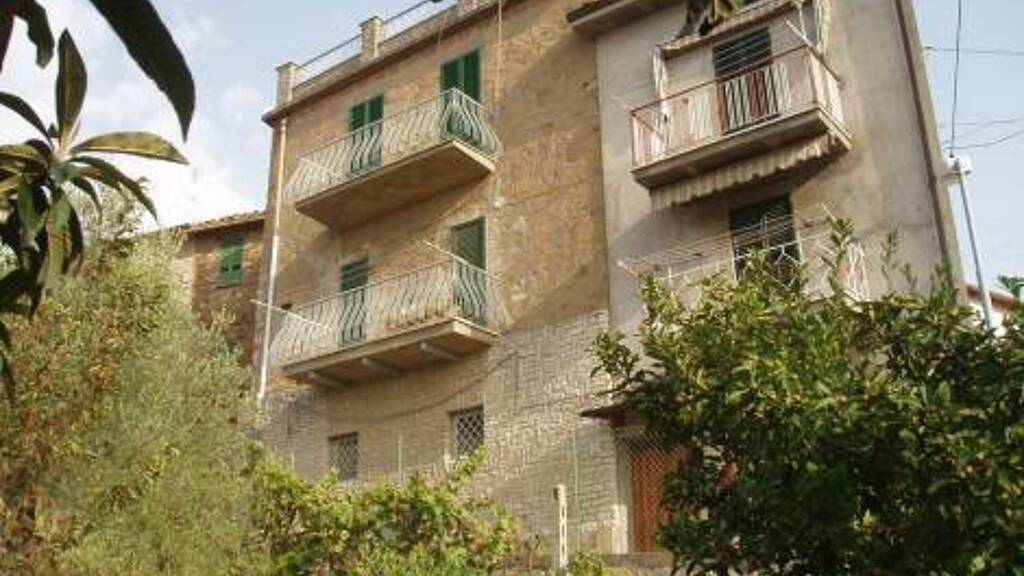 Einfamilienhaus zum Kauf 250.000 € 10 Zimmer 240 m² 608 m² Grundstück Perugia 061