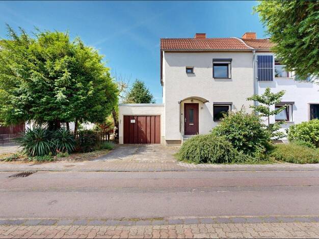 Doppelhaushälfte zum Kauf provisionsfrei 175.000 € 6 Zimmer 79,9 m² 522 m² Grundstück Blütenweg 21 Damaschkestraße Süd 06130
