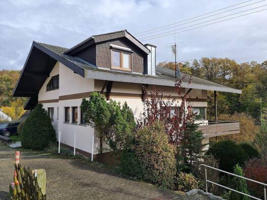Mehrfamilienhaus zum Kauf 389.000 € 8 Zimmer 315 m² 677 m² Grundstück frei ab sofort Zimmern Seckach 74743
