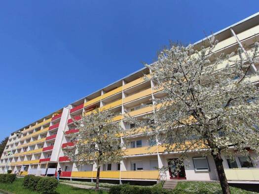 Wohnung zur Miete 350 € 2 Zimmer 56,5 m² 2. Geschoss frei ab sofort Jenaer Straße 2 Lusan Gera 07549