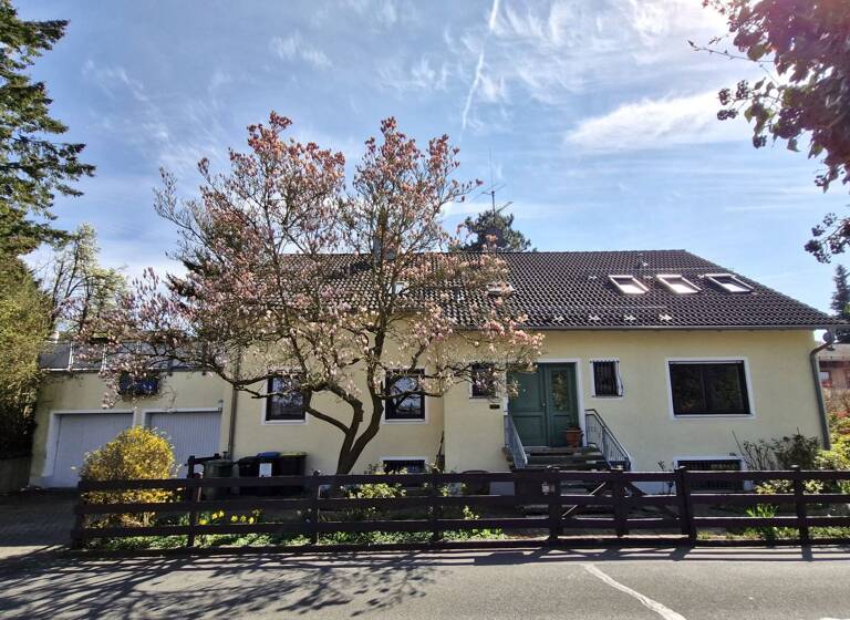 Mehrfamilienhaus zum Kauf 698.000 € 9 Zimmer 220 m²<br/>Wohnfläche 757 m²<br/>Grundstück Neunkirchen Neunkirchen a.Brand 91077