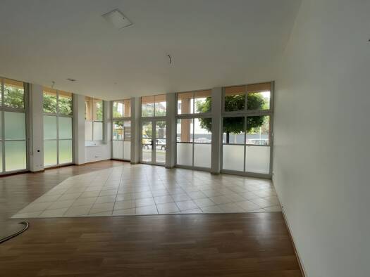 Laden zur Miete 11,95 € 1 Zimmer 97 m² Verkaufsfläche Hamburger Straße 5 Eutritzsch Nord 04229