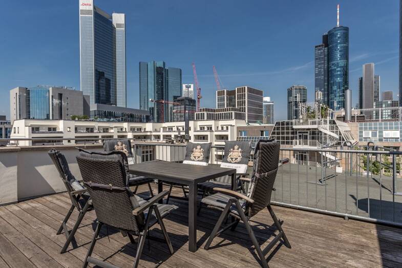 WG-Zimmer zur Miete Wohnen auf Zeit 450 € 15 m² Dachgeschoss, 6. Geschoss frei ab sofort Elbestraße 00 6.OG Bahnhofsviertel Frankfurt am Main 60329