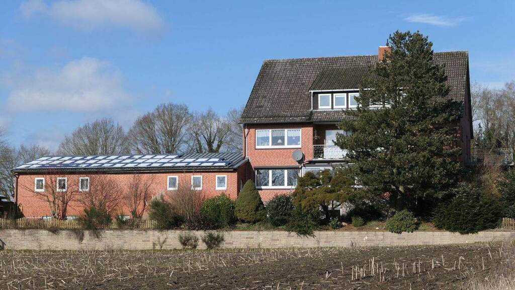 Mehrfamilienhaus zum Kauf 535.000 € 14 Zimmer 420 m² 5.458 m² Grundstück frei ab 01.04.2026 Borstel Neustadt am Rübenberge 31535