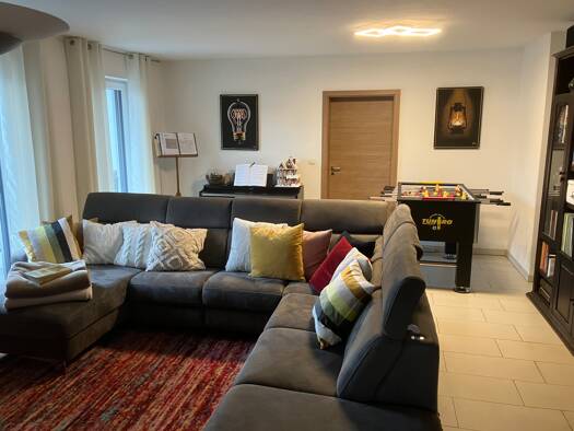 Wohnung zur Miete 1.000 € 5 Zimmer 121 m² Geschoss 1/3 frei ab 01.04.2026 Poxdorf 91099